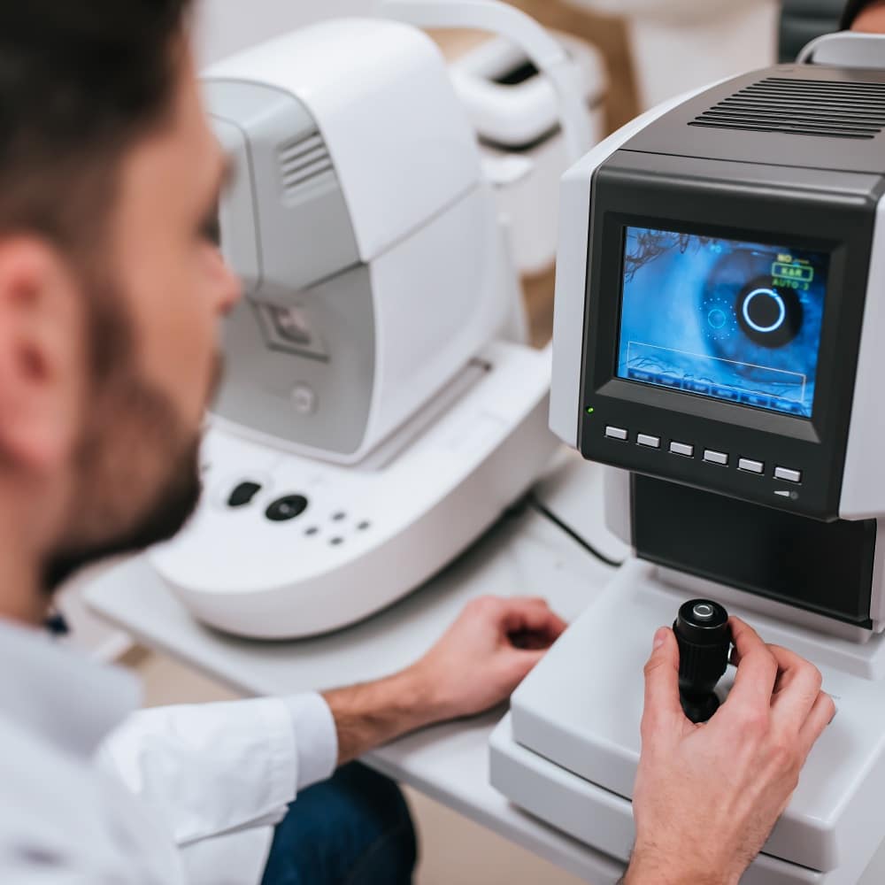 Oftalmologo-en-cdmx-1-sq